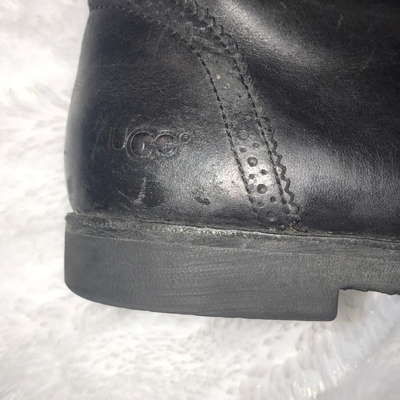 - UGG Maisie leather boot size 5-preowned - Picture 2 of 8